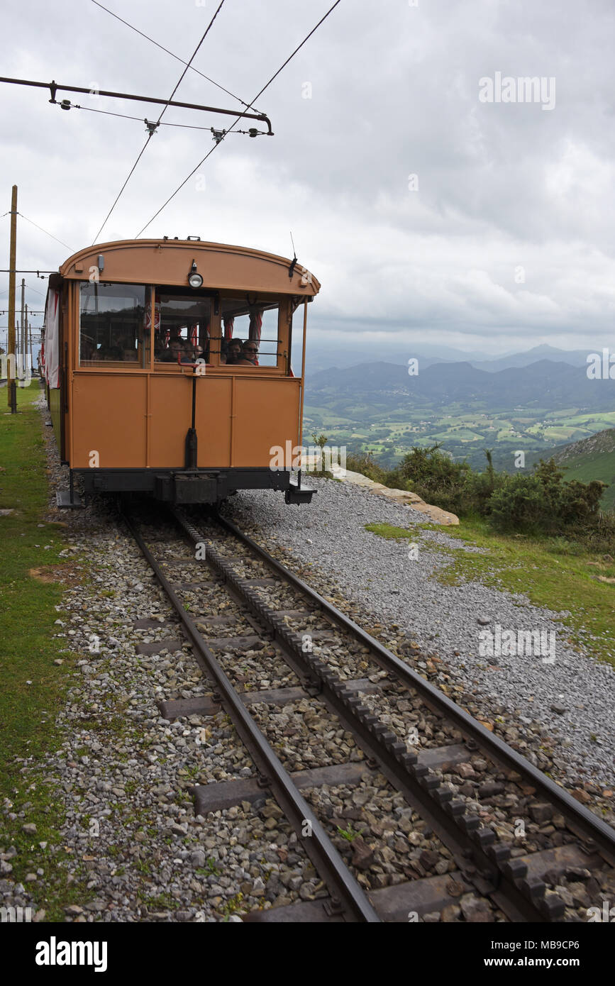 Le Petit Train de la Rhune, Sare, Pirenei Atlantique, Nouvelle-Aquitaine, Francia, Europa Foto Stock