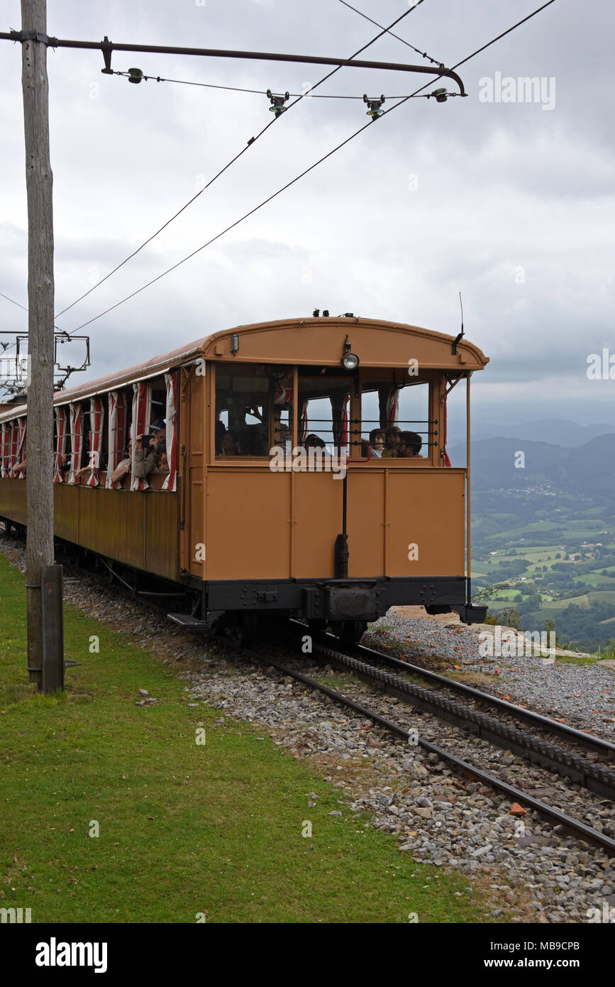 Le Petit Train de la Rhune, Sare, Pirenei Atlantique, Nouvelle-Aquitaine, Francia, Europa Foto Stock