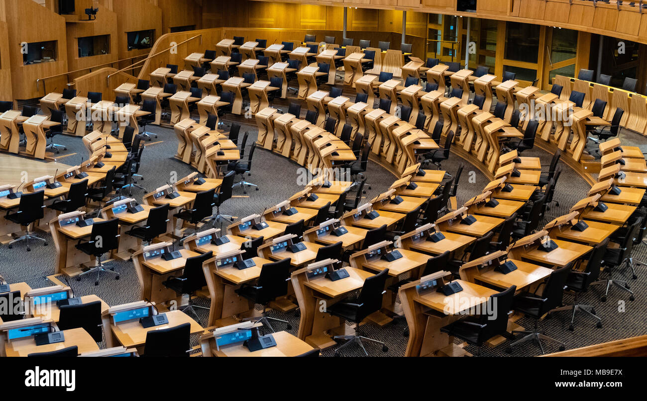 Vista interna della camera di discussione al Parlamento scozzese a Holyrood, Edimburgo, Scozia, Regno Unito Foto Stock