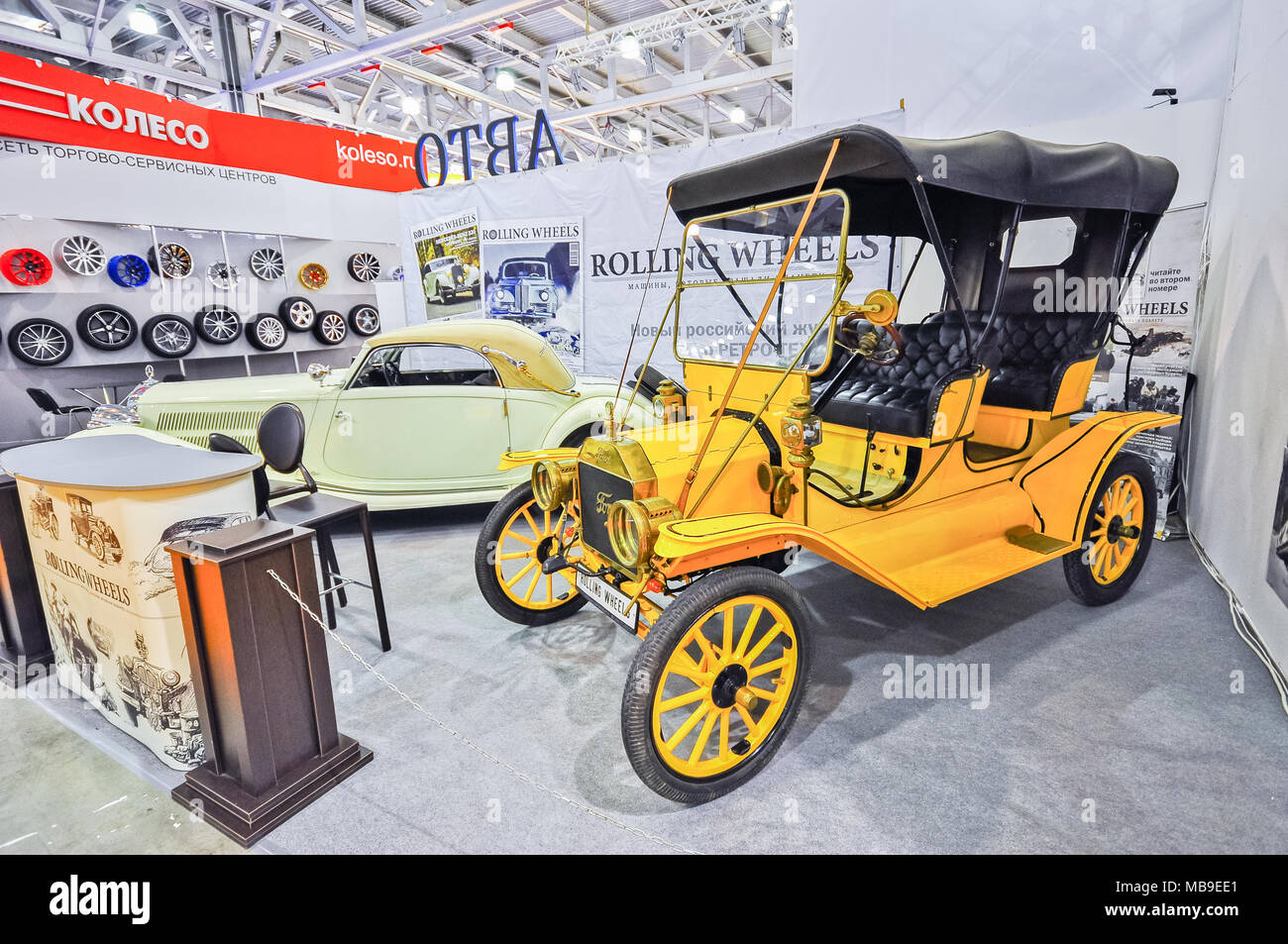 La Russia, Mosca, Expocenter, 29 agosto - 9 Settembre 2012: Ford T 1910 a ruote di rotolamento magazine stand al 4° Moscow International Automobile Salon (M Foto Stock