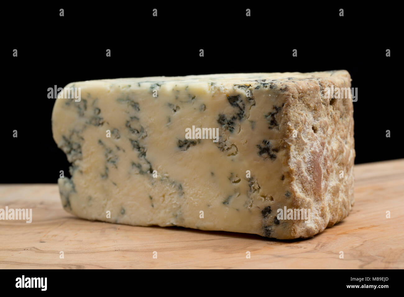 Dorset Blue Vinney formaggio fatto vicino a Sturminster Newton nel Dorset England Regno Unito. Foto Stock