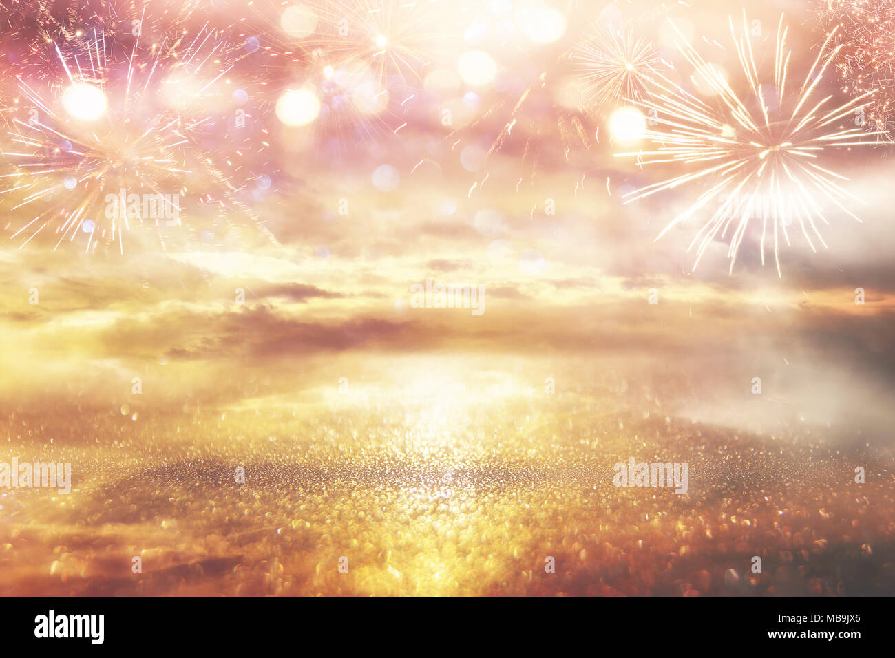 Bright galaxy o sfondo fantasy. Luce astratta . burst magico e mistero concept Foto Stock