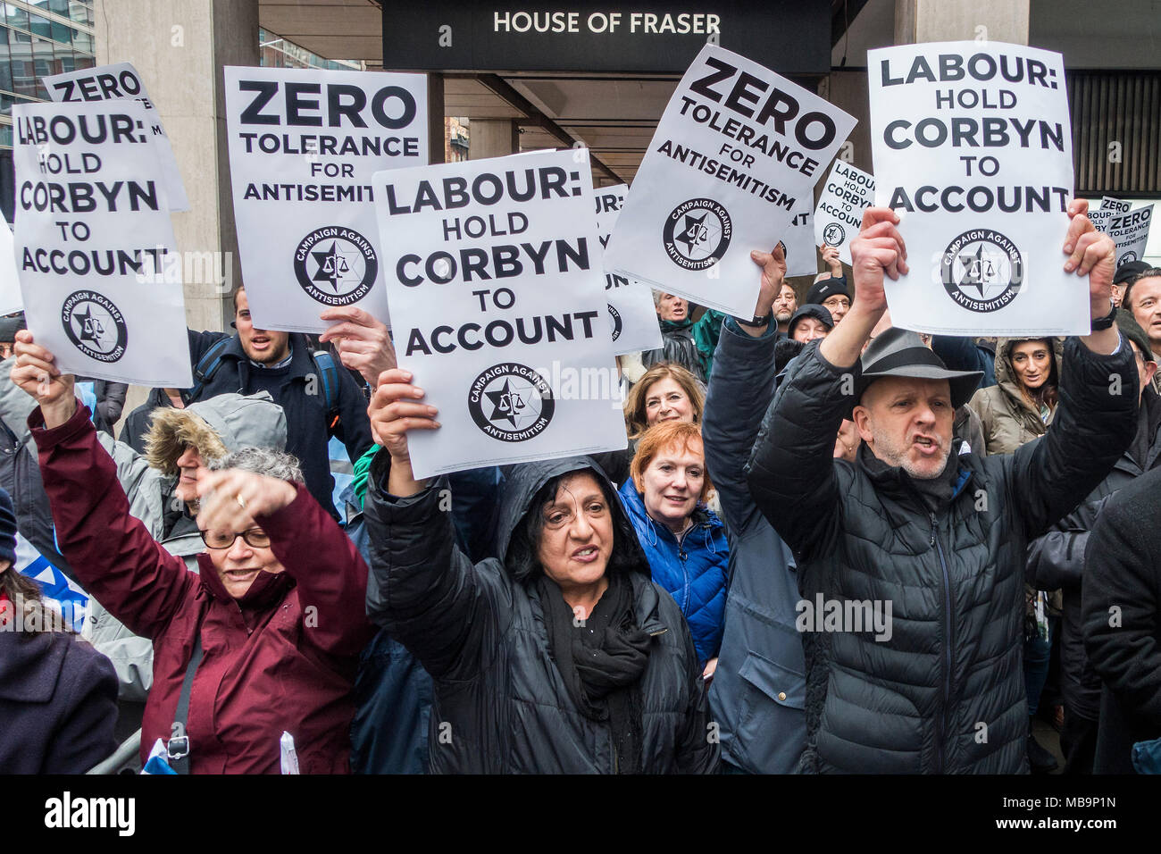 Londra, Regno Unito. 8 Aprile, 2018. Un antisemitismo protestare contro Jeremy Corbyn, al di fuori del partito laburista uffici a Victoria Street. Credito: Guy Bell/Alamy Live News Foto Stock