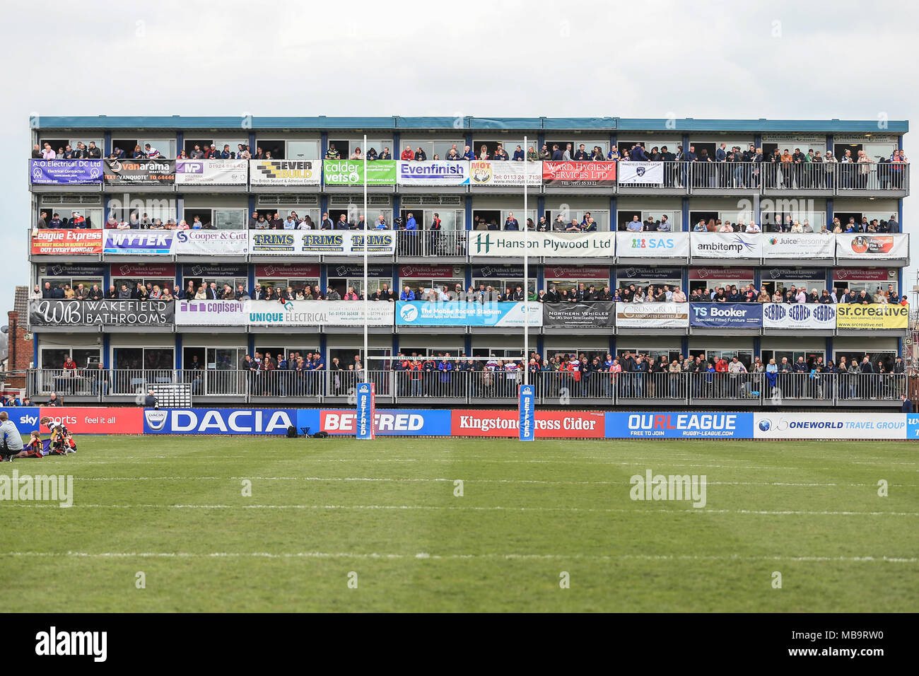 Wakefield, Regno Unito. Dal 8 aprile 2018, Beaumont Legal Stadium, Wakefield, Inghilterra; Betfred Super League Rugby, Wakefield Trinity v Leeds rinoceronti; Beaumont Legal Stadium pranzo ai puntoni Credito: News Immagini/Alamy Live News Foto Stock