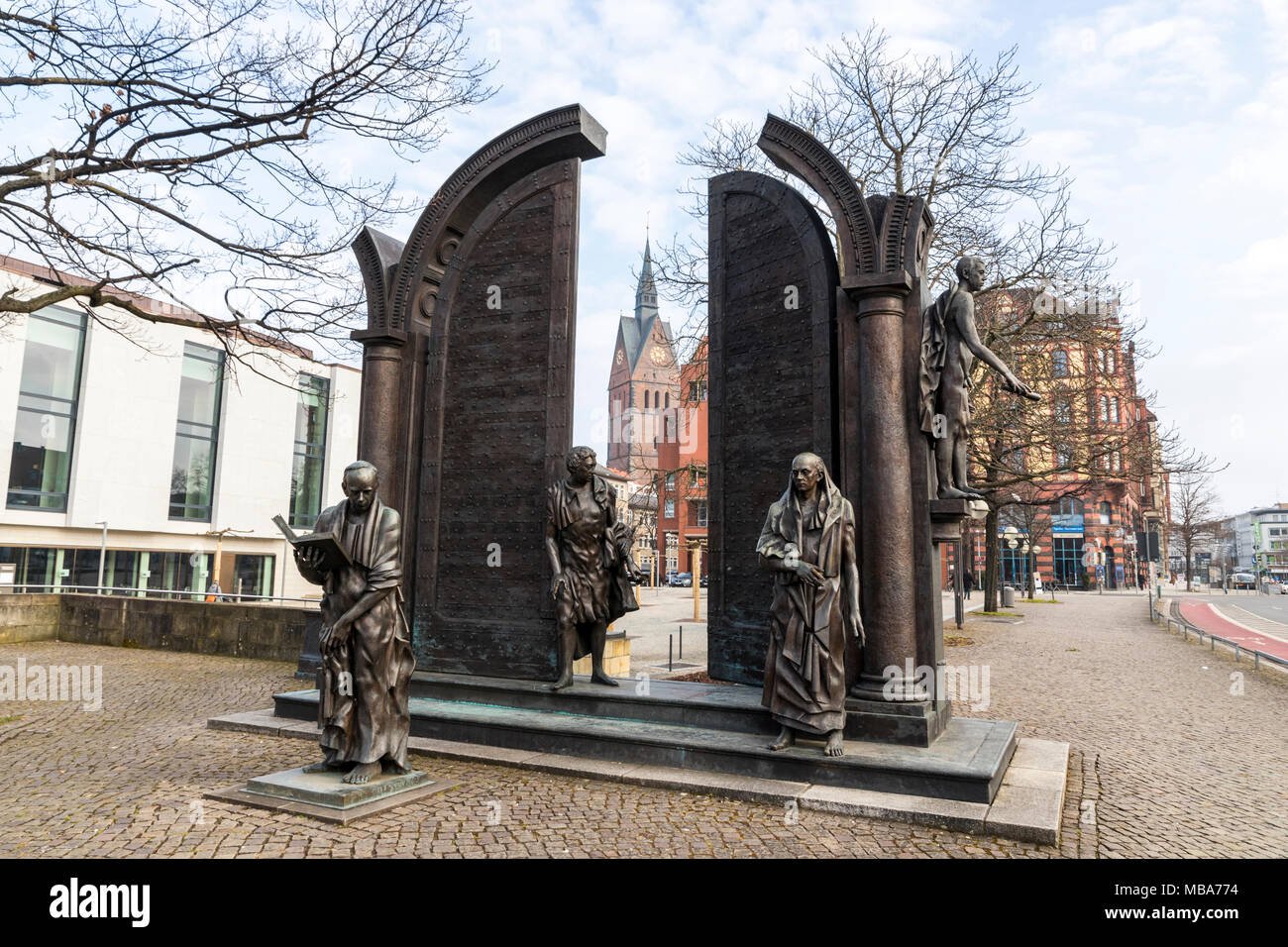 Hannover, Germania. Momument a Gottinga sette, un gruppo di sette professori che hanno protestato nel 1837 contro l'abolizione della costituzione di t Foto Stock