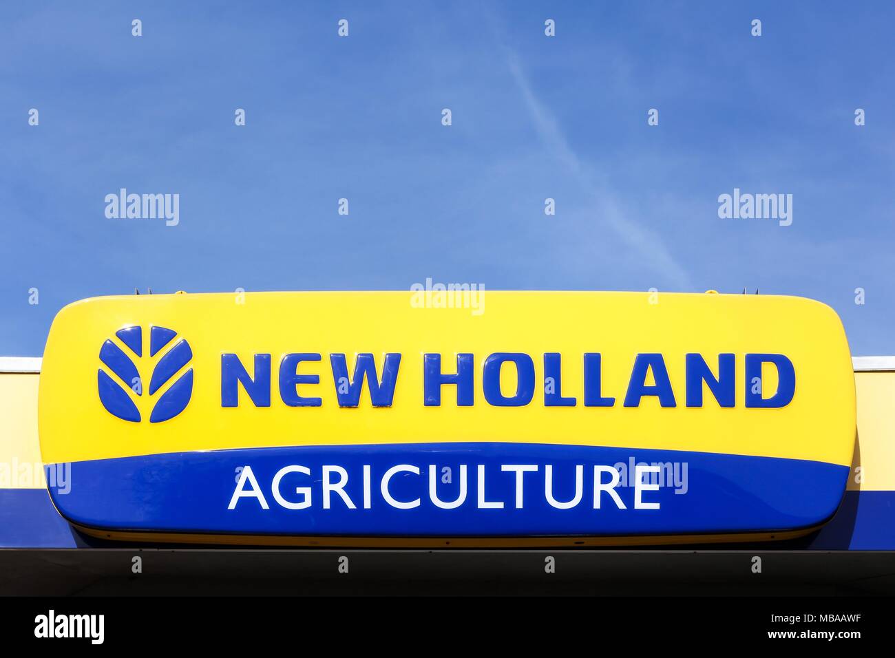 Norremarken, Danimarca - 25 Marzo 2017: New Holland Agriculture logo su una facciata. New Holland è una marca di attrezzature agricole Foto Stock