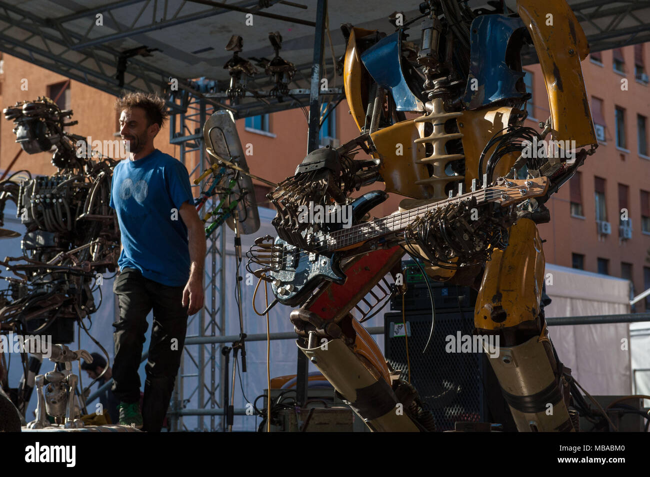 Roma. Maker Faire Edizione Europea, Università "La Sapienza". Kolja Kugler 'One Love macchina Band". L'Italia. Foto Stock