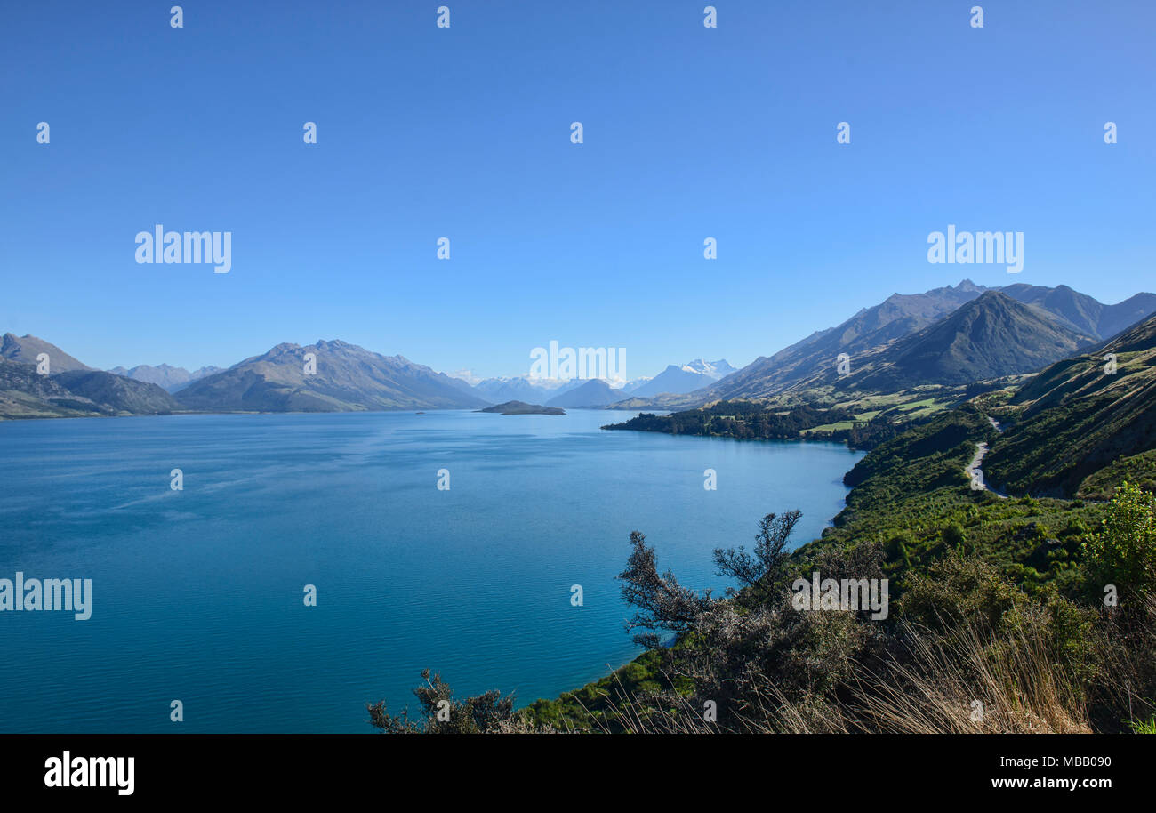 Antartico i venti e le nuvole la vela sul lago Wakatipu vicino a Queenstown, Nuova Zelanda Foto Stock