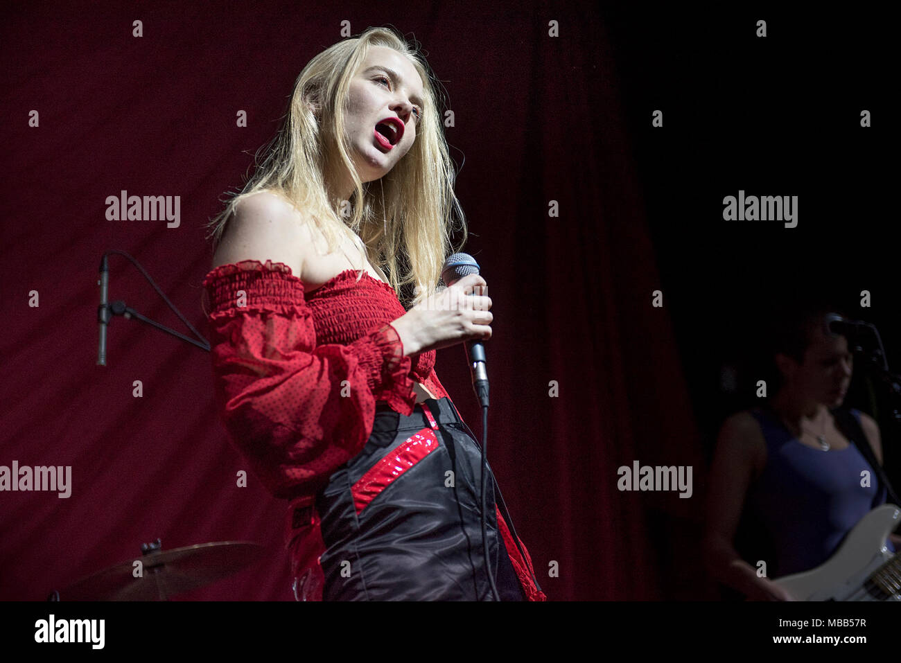 Manchester, Regno Unito. Il 9 aprile 2018. Sogno moglie eseguire al Manchester Academy sostenendo i vaccini sul loro Total Combat tour del Regno Unito 2018 Credit: Gary Mather/Alamy Live News Foto Stock