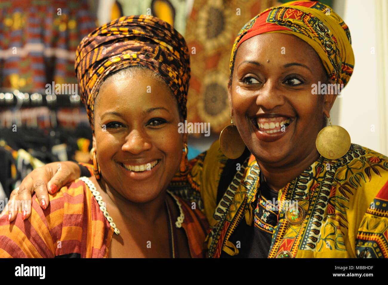 Bella nero donne, donne di colore Foto stock - Alamy
