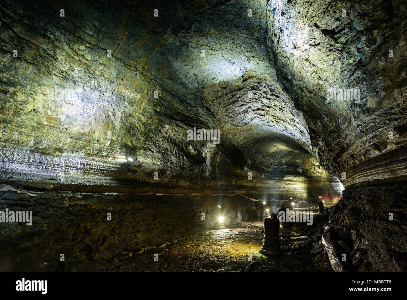 Jeju-do, Corea del Sud - 14 Aprile 2015: Manjanggul grotta di Jeju Island, Corea. Manjanggul è una delle migliori gallerie di lava nel mondo. E si tratta di designare Foto Stock