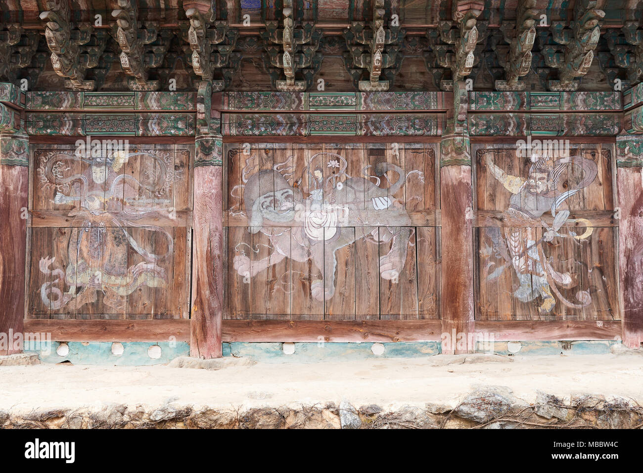 Paju, Corea - Gennaio 1, 2016: dipinti murali a Bogwangsa tempio. Bogwangsa tempio fu costruito dal grande monaco Doseonguksa durante la Silla unito Foto Stock