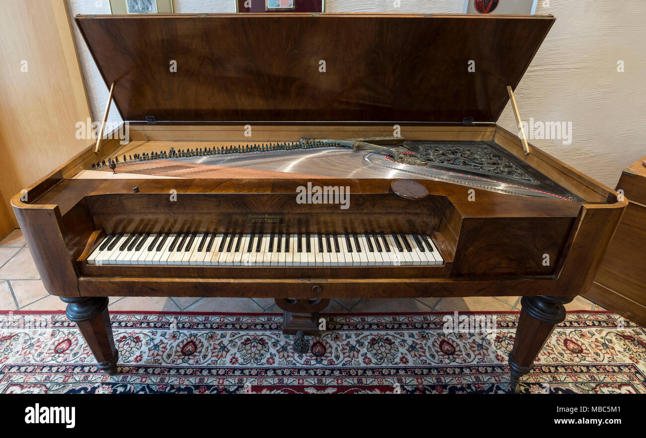 Antico pianoforte della società Matthäs & Kanhäuser Stuttgart, secolo XIX, Germania Foto Stock