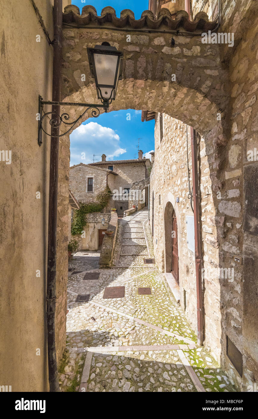 Vallo di Nera (Italia) - Un piccolo e bellissimo colle medievale cittadina in provincia di Perugia, Umbria, eleggere uno del più bel villaggio in Italia Foto Stock