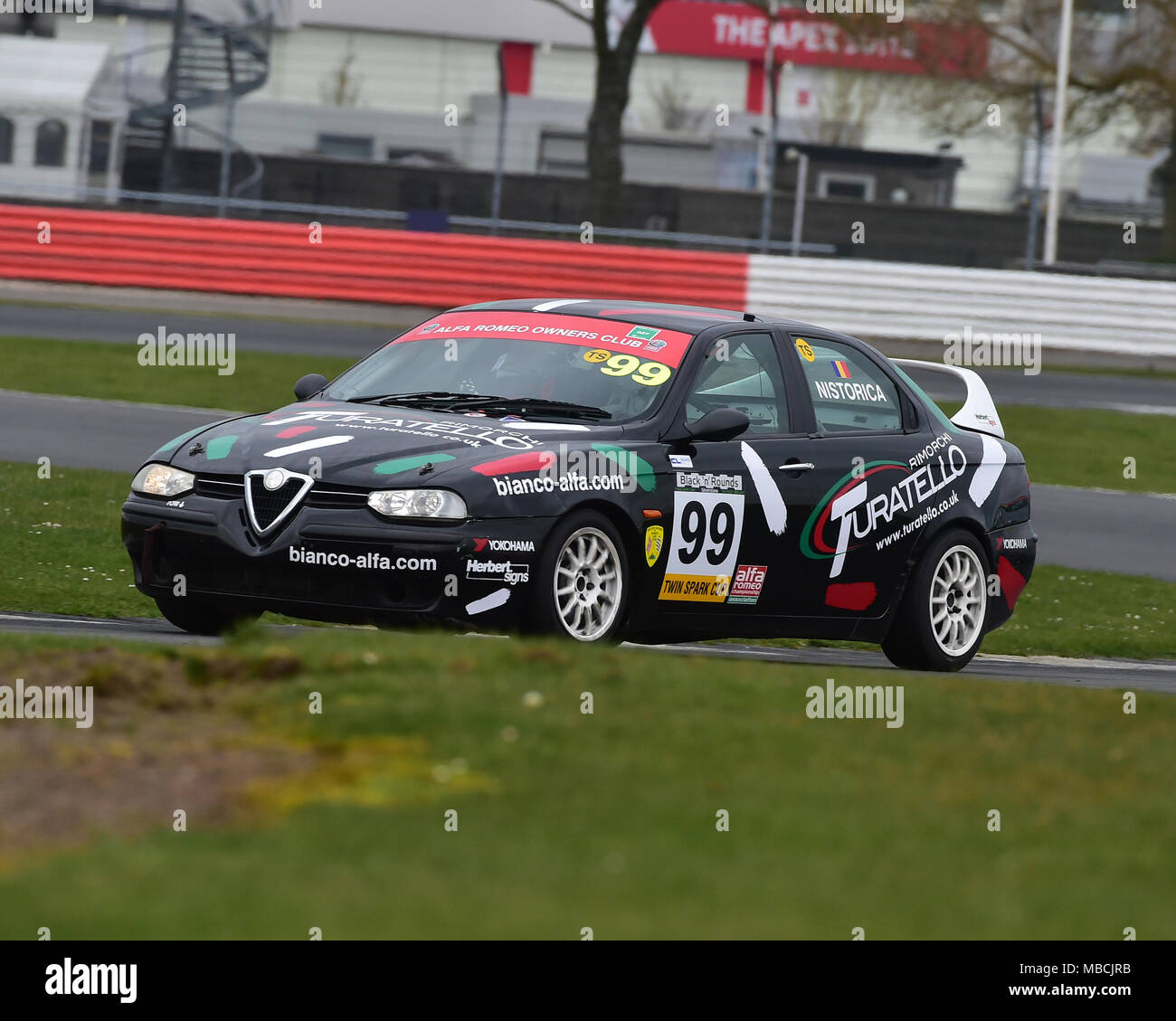 Silverstone, Towcester, Northamptonshire, Inghilterra, domenica 1 aprile 2018. Ciprian Nistorica, Alfa Romeo 156, in Bosch Alfa Romeo campionato anche Foto Stock