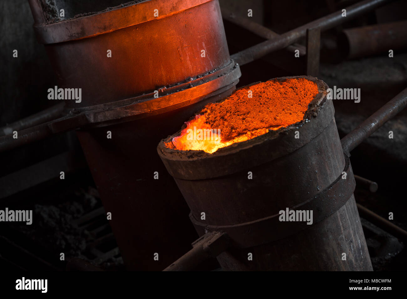 Una fusione metallica, colata industriale Foto Stock