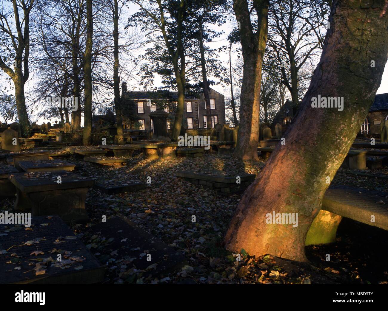 Haworth (West Yorkshire) Il Bronte Parsonage, a Haworth, ora il Bronte Museum, dove le sorelle Bronte visse e scrisse molti dei loro libri. ©2006 Charles Walker / Foto Stock