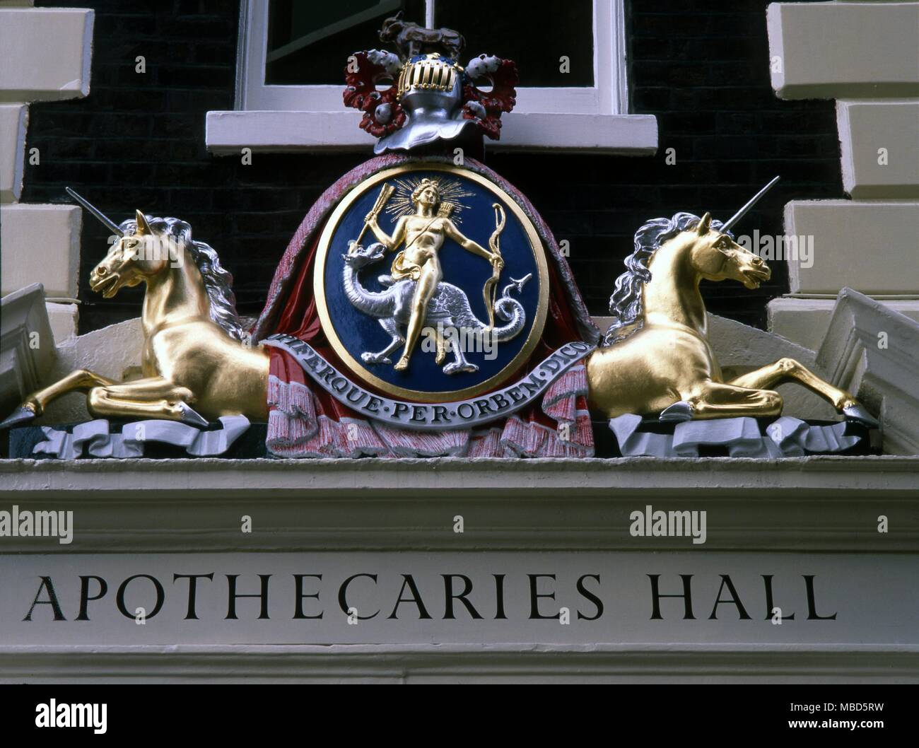 Londra - oncia Hall dettaglio dei bracci con supporti di unicorn sulla facciata esterna dell'oncia Hall di Blackfriers Lane.. ©2006 Charles Walker / Foto Stock