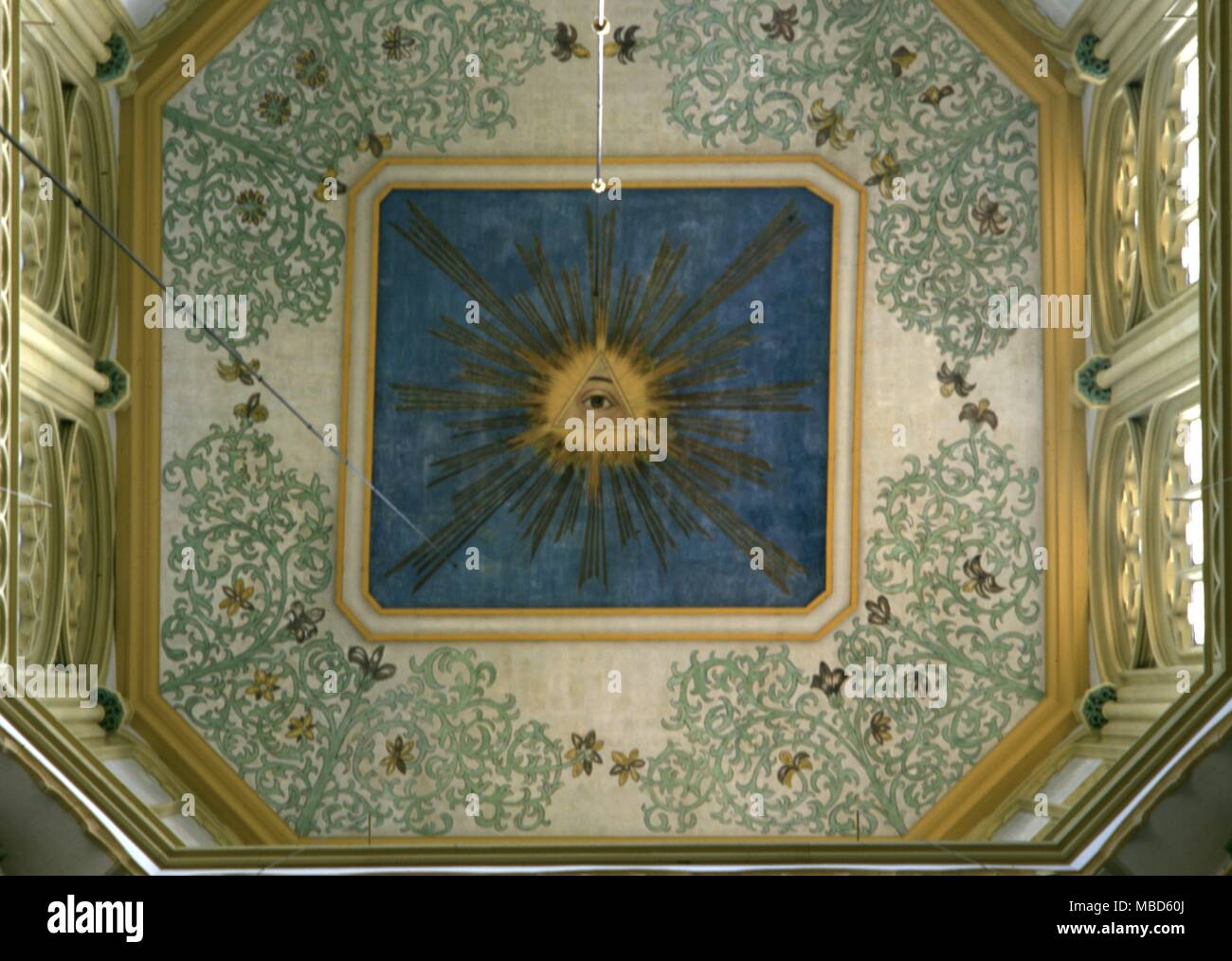 L'Occhio di Dio sopra l'altare della cattedrale di St. Johns, s ' Hertogenbosch, Olanda . Foto Stock