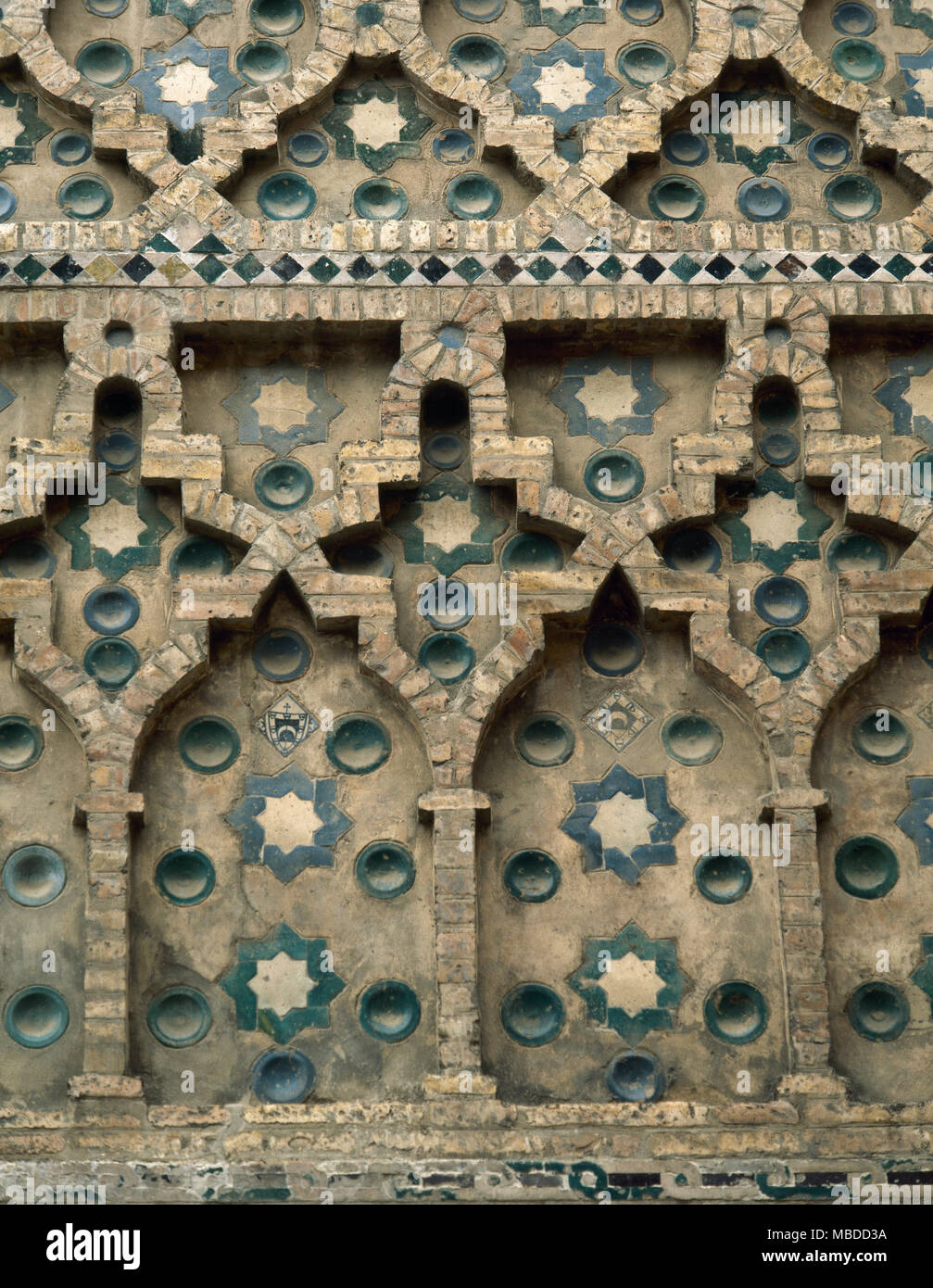 Cattedrale del Salvatore o La Seo. Stile mudéjar. Dettaglio del decoro esterno, mattoni e piastrelle. Saragozza, Aragona, Spagna. Foto Stock