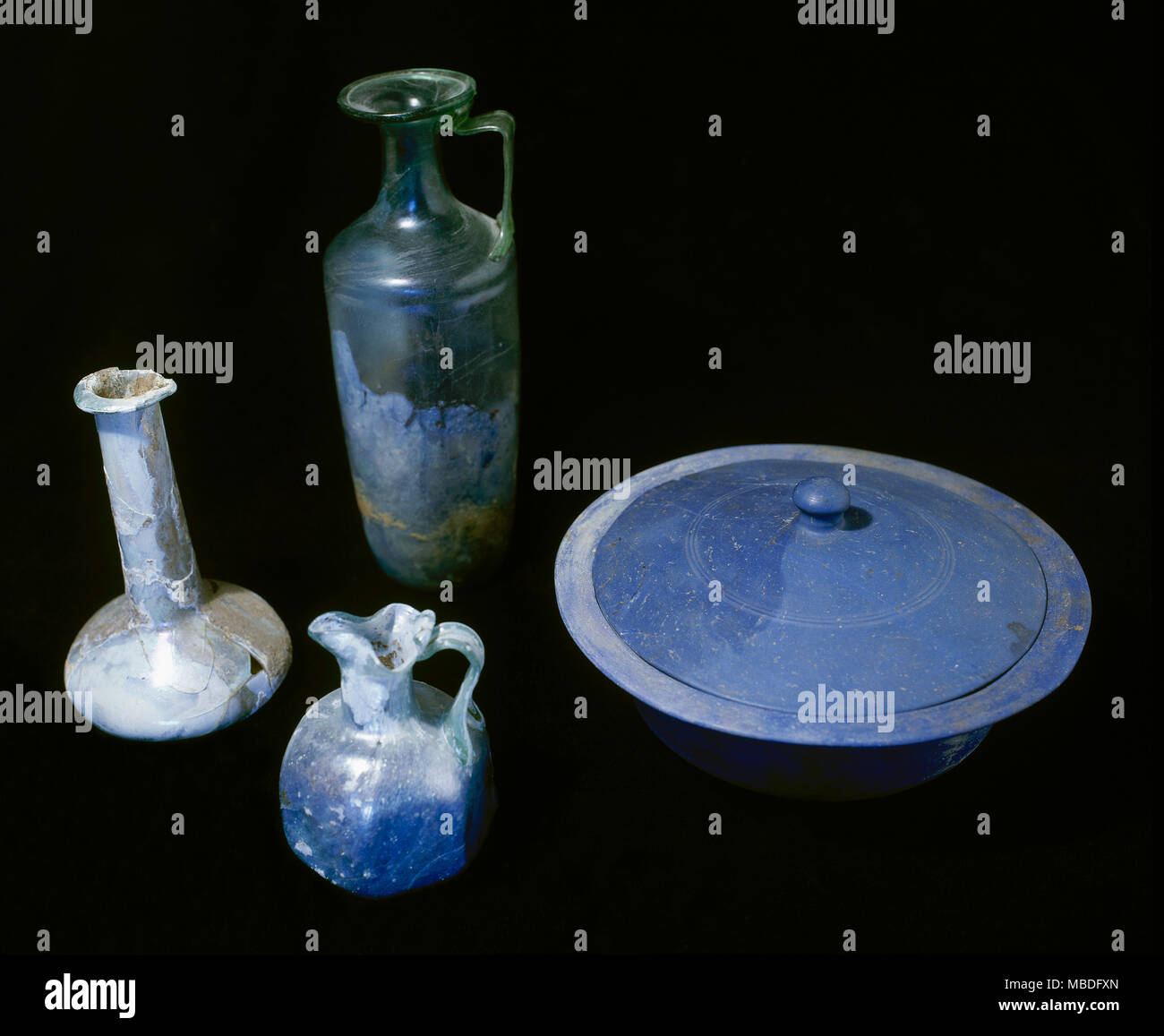 Vetro romano set. Ca. I secolo d.c. Museo Nazionale di Arte Romana. Merida, provincia di Badajoz, Estremadura, Spagna. Foto Stock