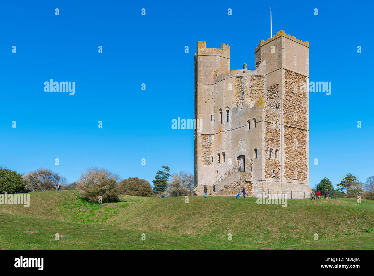 Orford Castello Suffolk, vista in estate del ben conservato castello del 12th ° secolo mantenere gestito dal National Trust a Orford, Suffolk, Inghilterra, Regno Unito Foto Stock