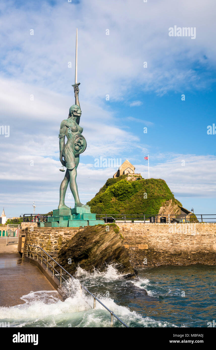 Damien Hirst Verity statua a Ilfracombe, Devon, Inghilterra, Regno Unito Foto Stock