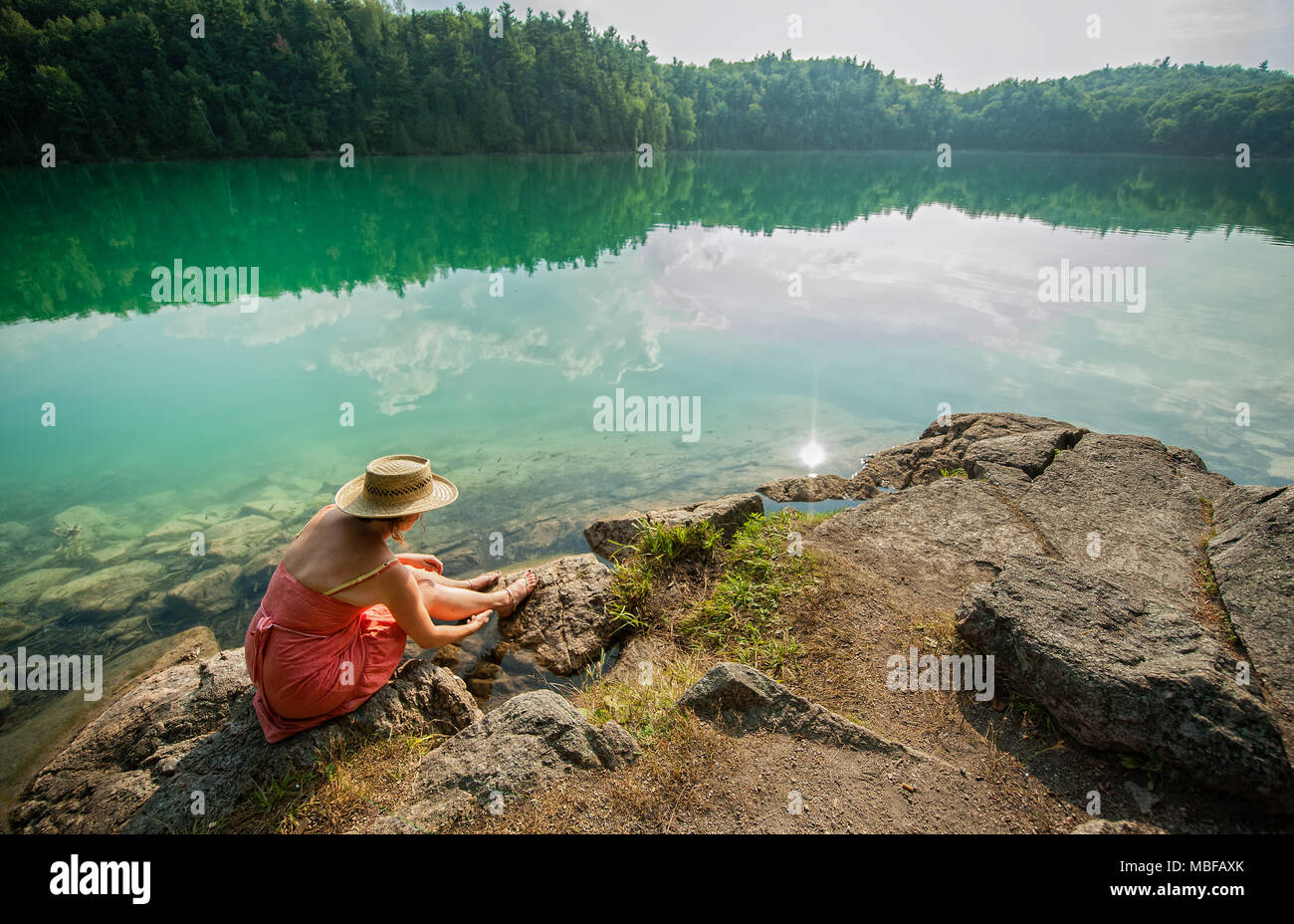 Le donne relax al Lago Rosa Foto Stock