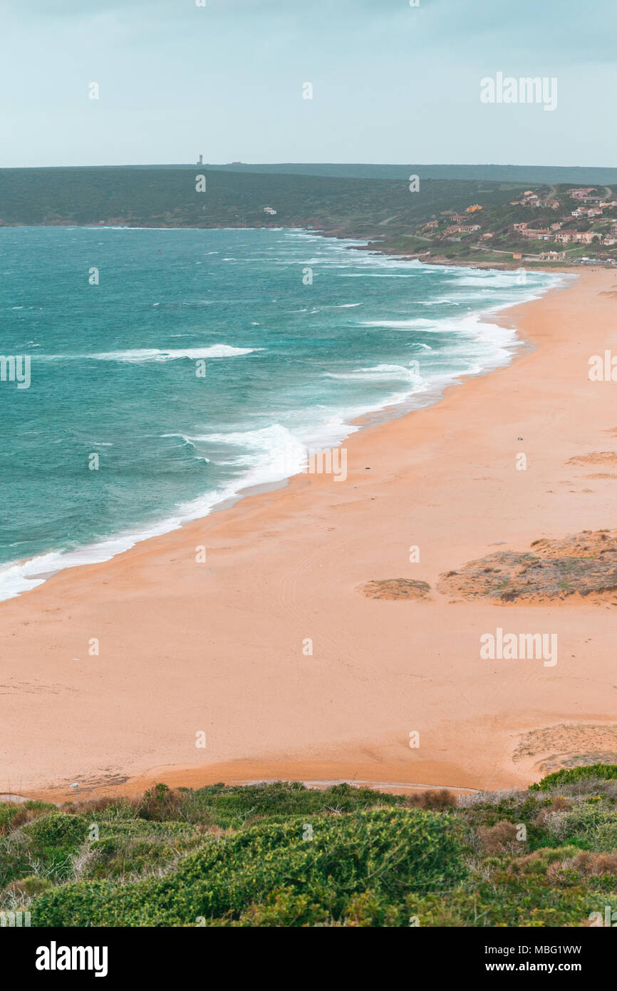 Lunga spiaggia incontaminata tra Torre dei Corsari e Pistis. Sardegna, Arbus Foto Stock