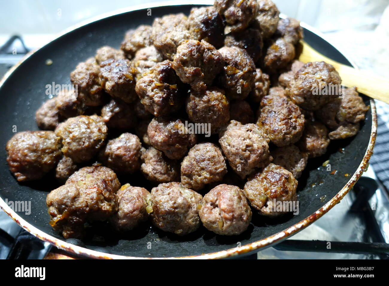 Appena cotte le sfere di carne Foto Stock