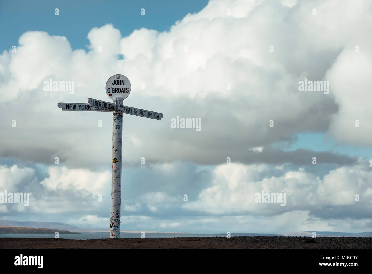 John O' semole in Gran Bretagna il Nord punta orientale è una delle estremità del viaggio più lungo sulla terraferma, con Land's End in Cornovaglia 876 miglia a sud-ovest. Foto Stock