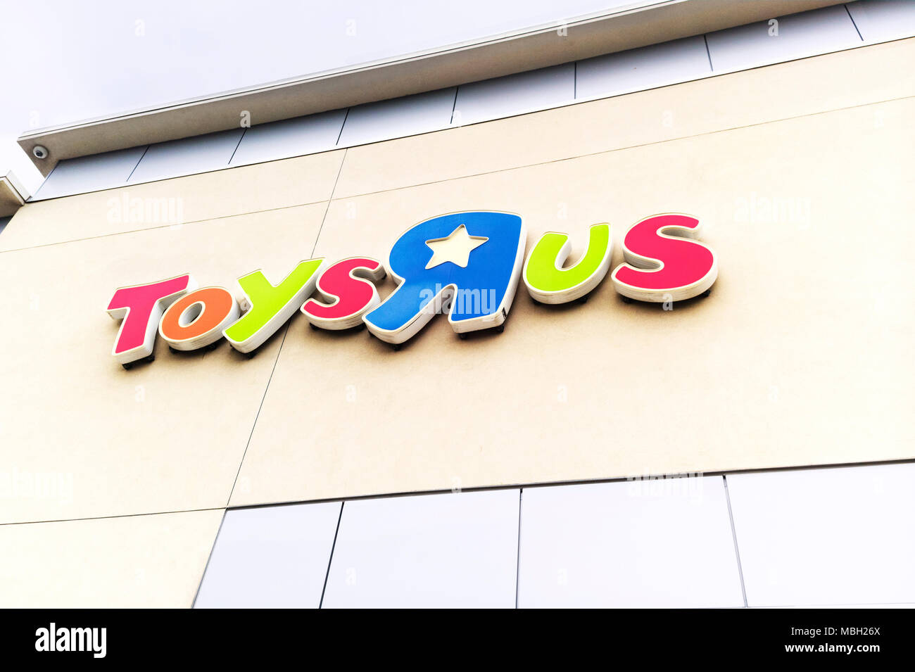 Toys R Us Digital Signage su Sky Foto Stock