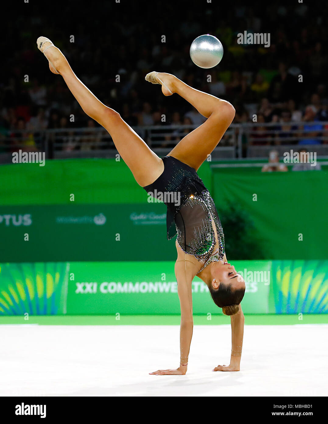 Il Galles Gemma Frizelle compete nel team finale e qualificazione individuale Sub Divisione 2 - Rotazione 1 all'Coomera centro sportivo coperto durante il giorno sette del 2018 Giochi del Commonwealth in Gold Coast, Australia. Foto Stock