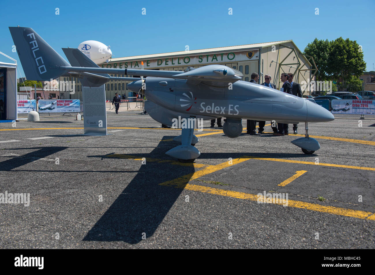 Roma. Roma Drone 2015, Roma Urbe Aeroporto. Mostra del Falco, controllate a distanza velivoli prodotti da Finmeccanica. L'Italia. Foto Stock