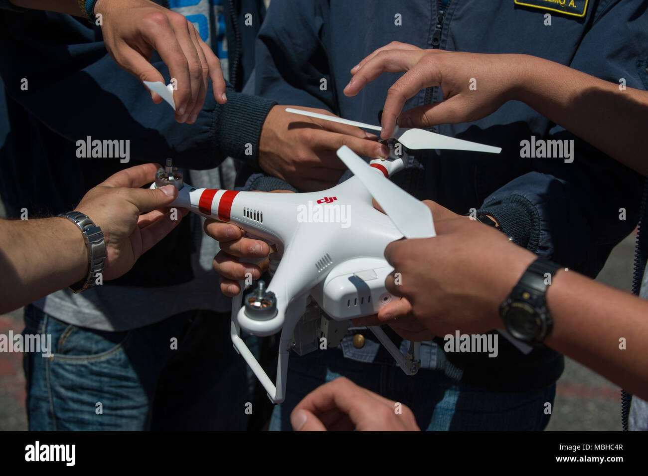 Roma. Roma Drone 2015, Roma Urbe Aeroporto. Gli studenti del tecnico Istituto di aeromobili 'Salvo D'ACQUISTO'. L'Italia. Foto Stock