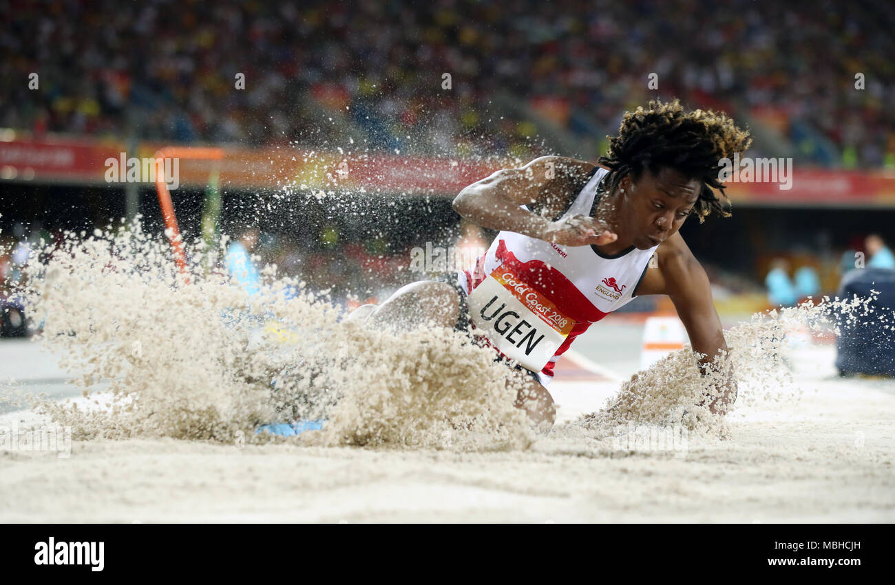 L'Inghilterra del Lorraine Ugen compete in Donne Salto in lungo turno di qualificazione - Gruppo B al Carrara Stadium durante il giorno sette del 2018 Giochi del Commonwealth in Gold Coast, Australia. Foto Stock