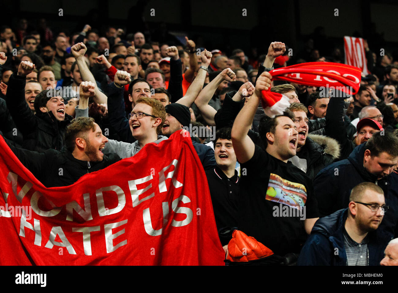 Tifosi del Liverpool durante la UEFA Champions League quarti di finale della seconda gamba corrispondenza tra la città di Manchester e Liverpool presso l'Etihad Stadium il 10 aprile 2018 a Manchester in Inghilterra. (Foto di Daniel Chesterton/phcimages.com) Foto Stock