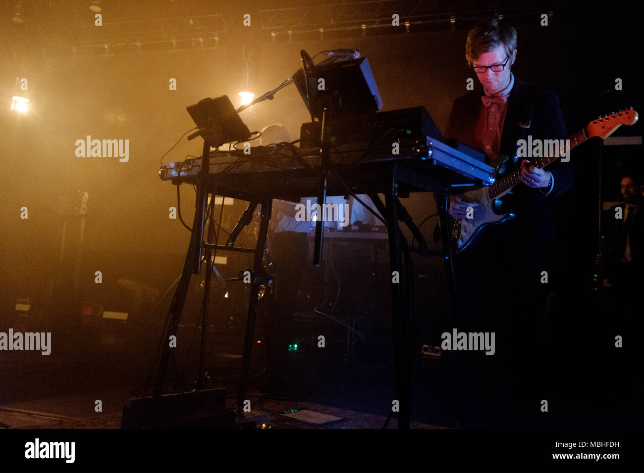 Cambridge, Regno Unito. 10 Aprile, 2018. Il servizio pubblico di radiodiffusione esegue brani dall'album ogni valle live at The Corn Exchange, Cambridge. Richard Etteridge/Alamy Live News Foto Stock