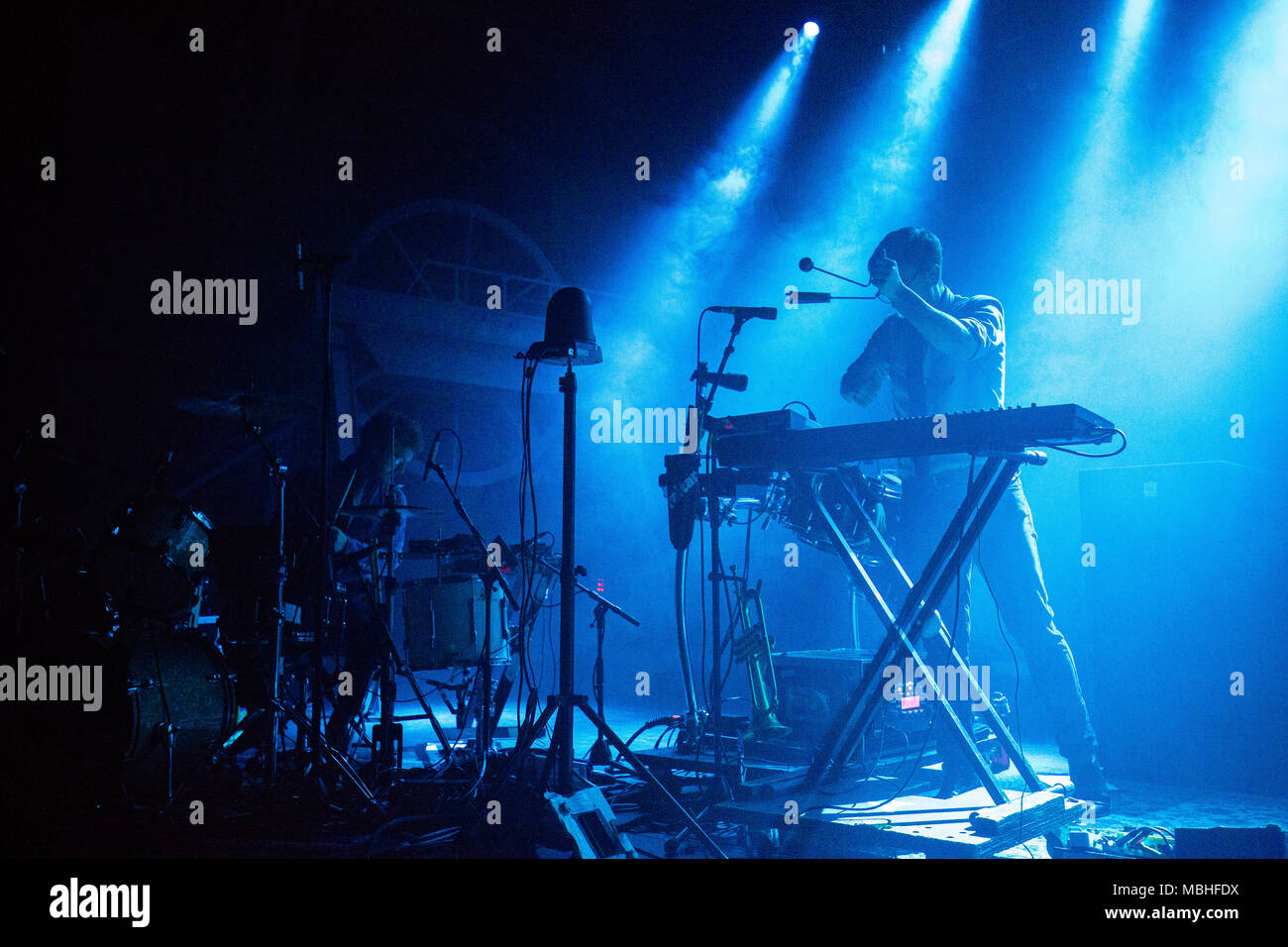 Cambridge, Regno Unito. 10 Aprile, 2018. Il servizio pubblico di radiodiffusione esegue brani dall'album ogni valle live at The Corn Exchange, Cambridge. Richard Etteridge/Alamy Live News Foto Stock