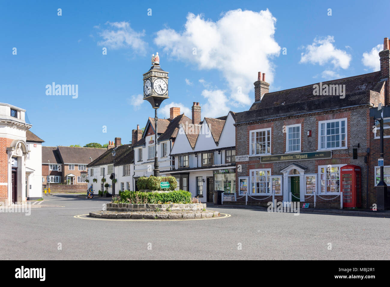 St George Square, Vescovo di Waltham, Hampshire, Inghilterra, Regno Unito Foto Stock