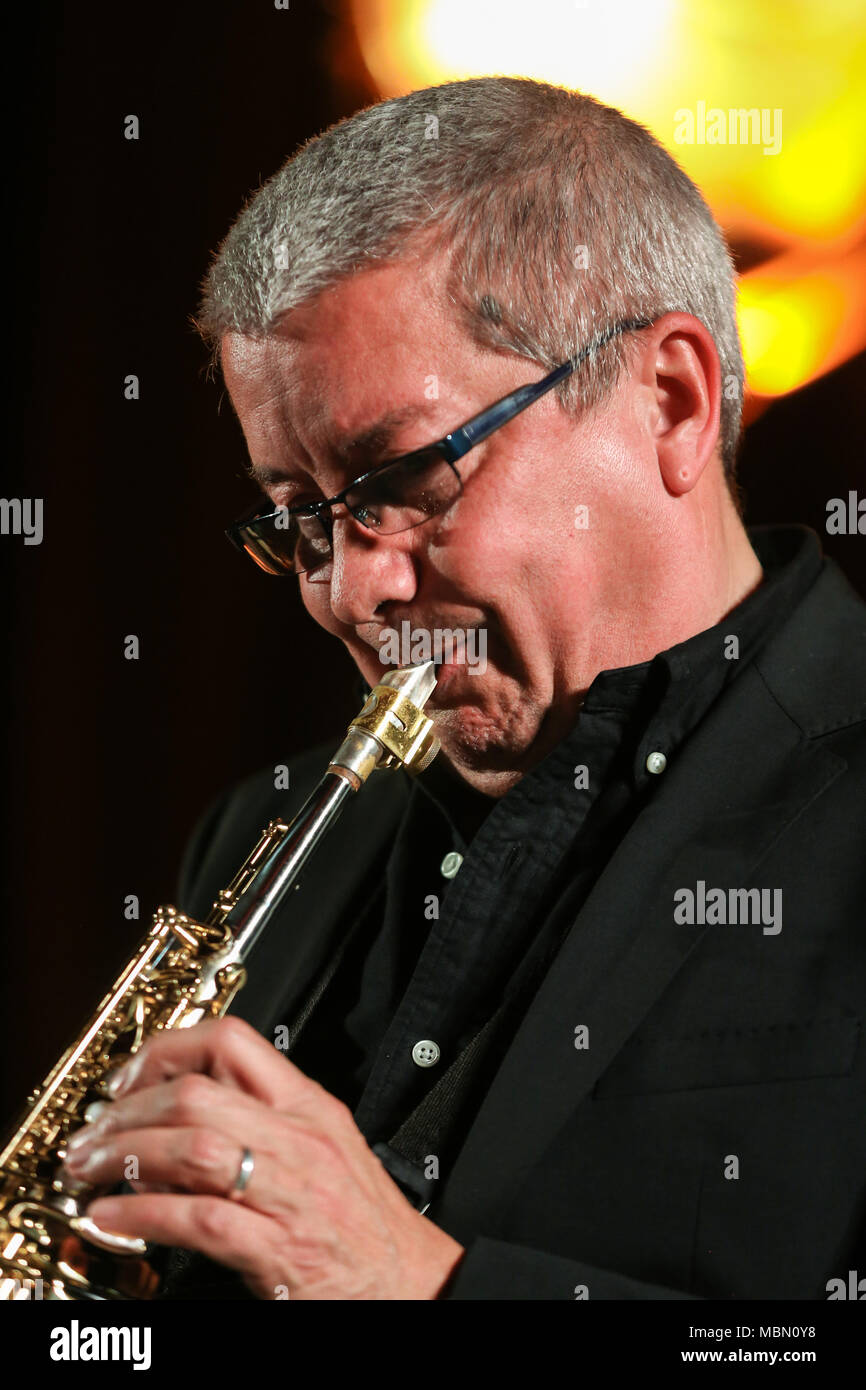 A Cracovia, Polonia - 3 Novembre 2015: Andy Shepard e Carla Bley Trio riproduzione di musica dal vivo presso il Jazz Cracovia tutte le anime Day Festival a Cracovia. Polonia Foto Stock