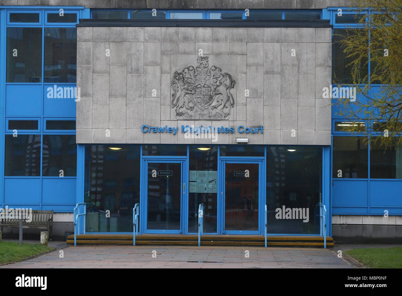 Vista generale di Crawley Magistrates Court nel West Sussex, Regno Unito Foto Stock