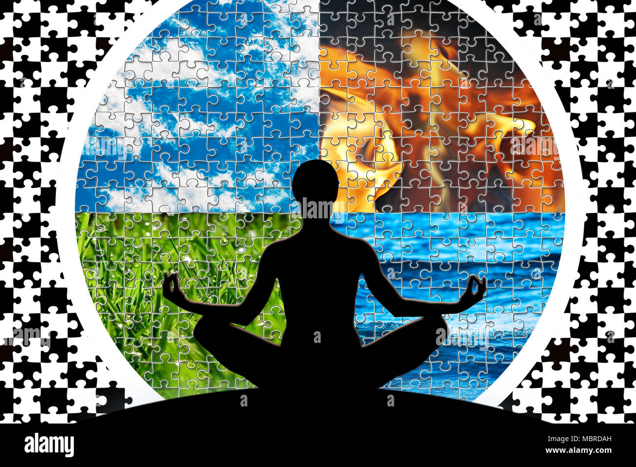 Yoga femmina figura in un cerchio composto da quattro puzzle tagliare elementi naturali (acqua, fuoco, terra, aria) come un concetto per il controllo di emozioni, power over n Foto Stock