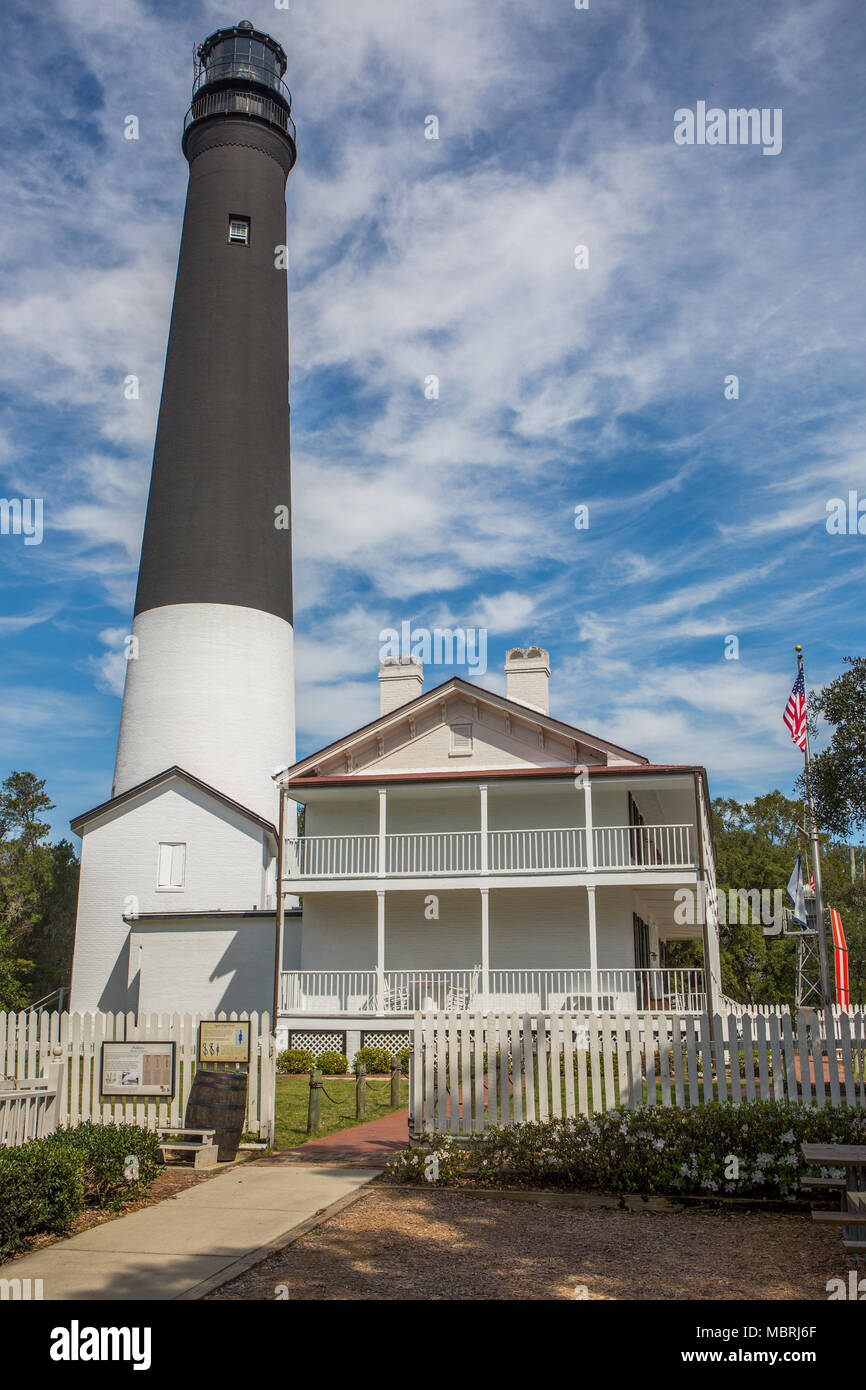 Faro di Pensacola su un bel cielo blu giorno Foto Stock