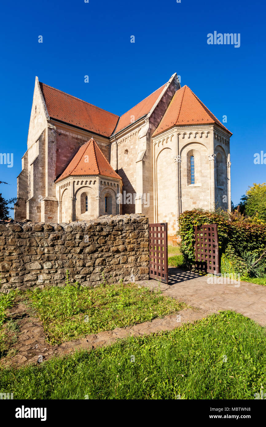 Il medievale di stile romanico Ócsa Abbey in Ungheria Foto Stock