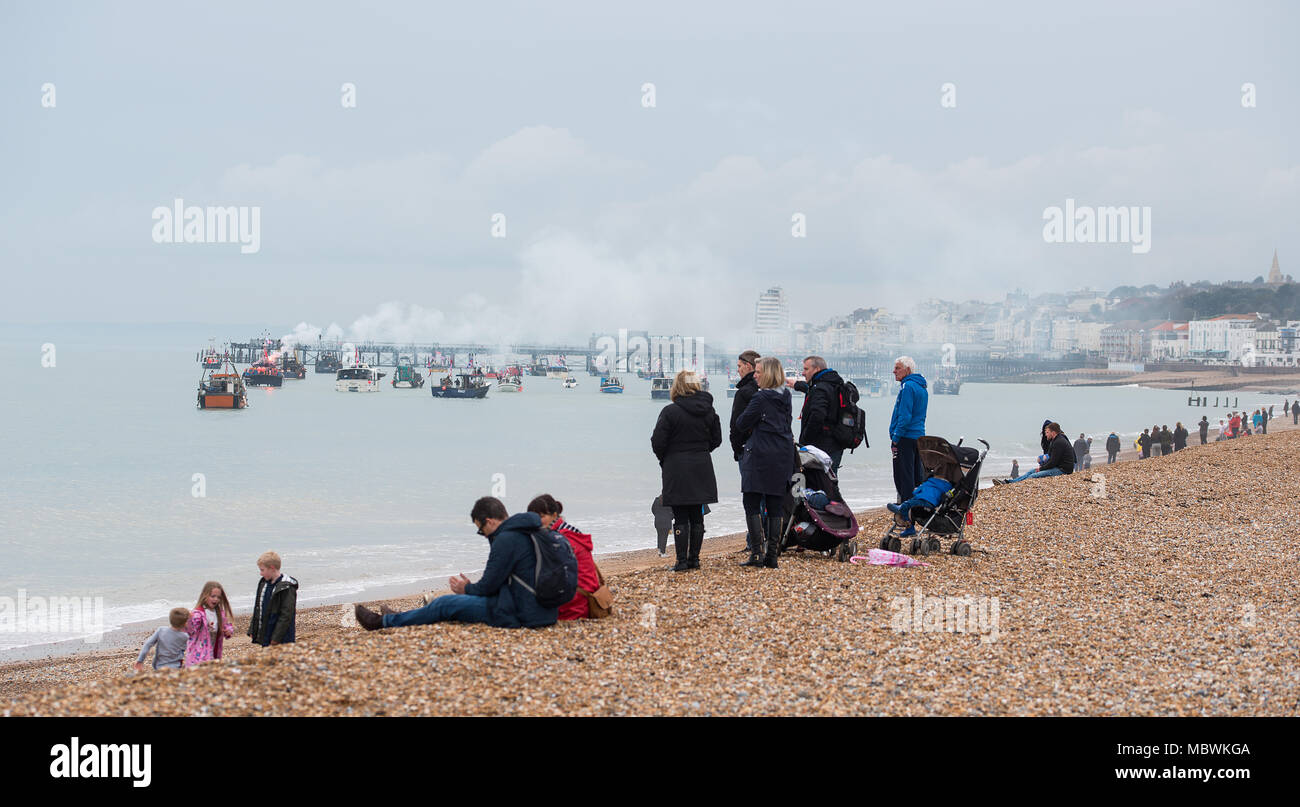 La pesca di lasciare la manifestazione di pescatori a Hastings, East Sussex, per protestare contro le politiche UE causando la devastazione in Gran Bretagna il settore della pesca. Foto Stock