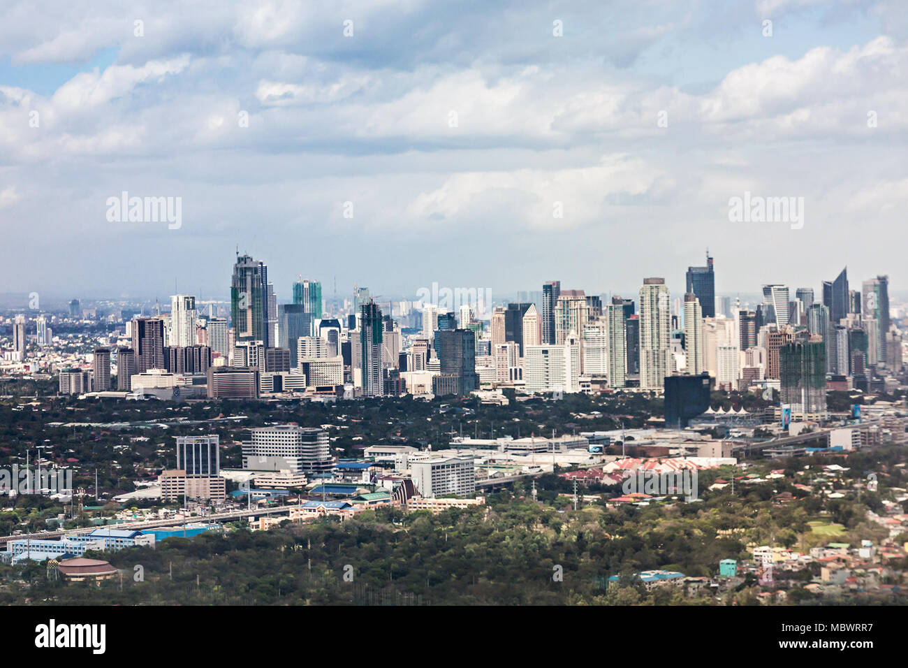 MANILA, Filippine - 24 febbraio: Makati skyline in febbraio, 24, 2013, Manila, Filippine. Makati è un centro finanziario della città di Manila con la massima Foto Stock