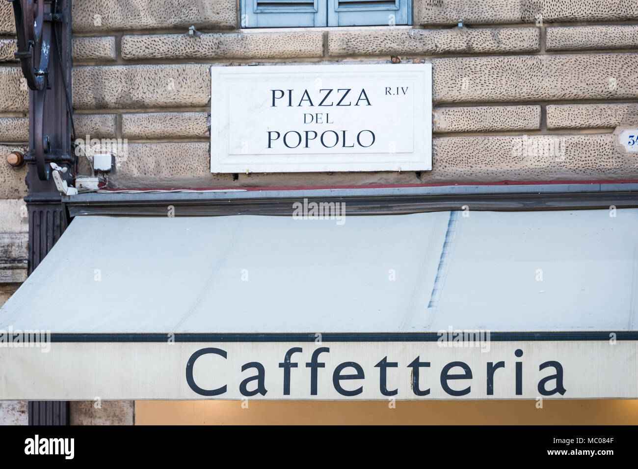 Piazza del Popolo segno su una parete di un edificio. Foto Stock