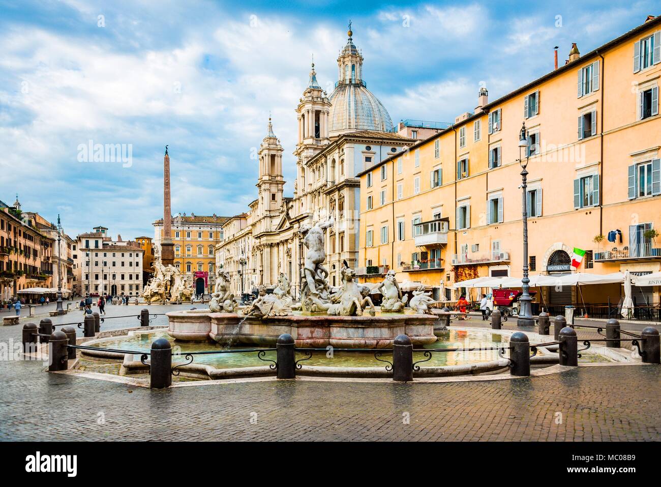 Fontana del Nettuno presso il lato nord della piazza Navona /Piazza Navona/ in Roma, Italia. Foto Stock