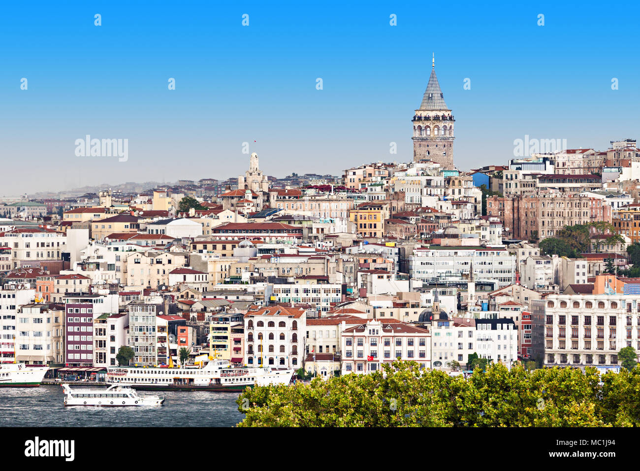La Torre di Galata (Galata Kulesih) - chiamato Christea Turris dai genovesi è un medievale torre in pietra ad Istanbul in Turchia Foto Stock